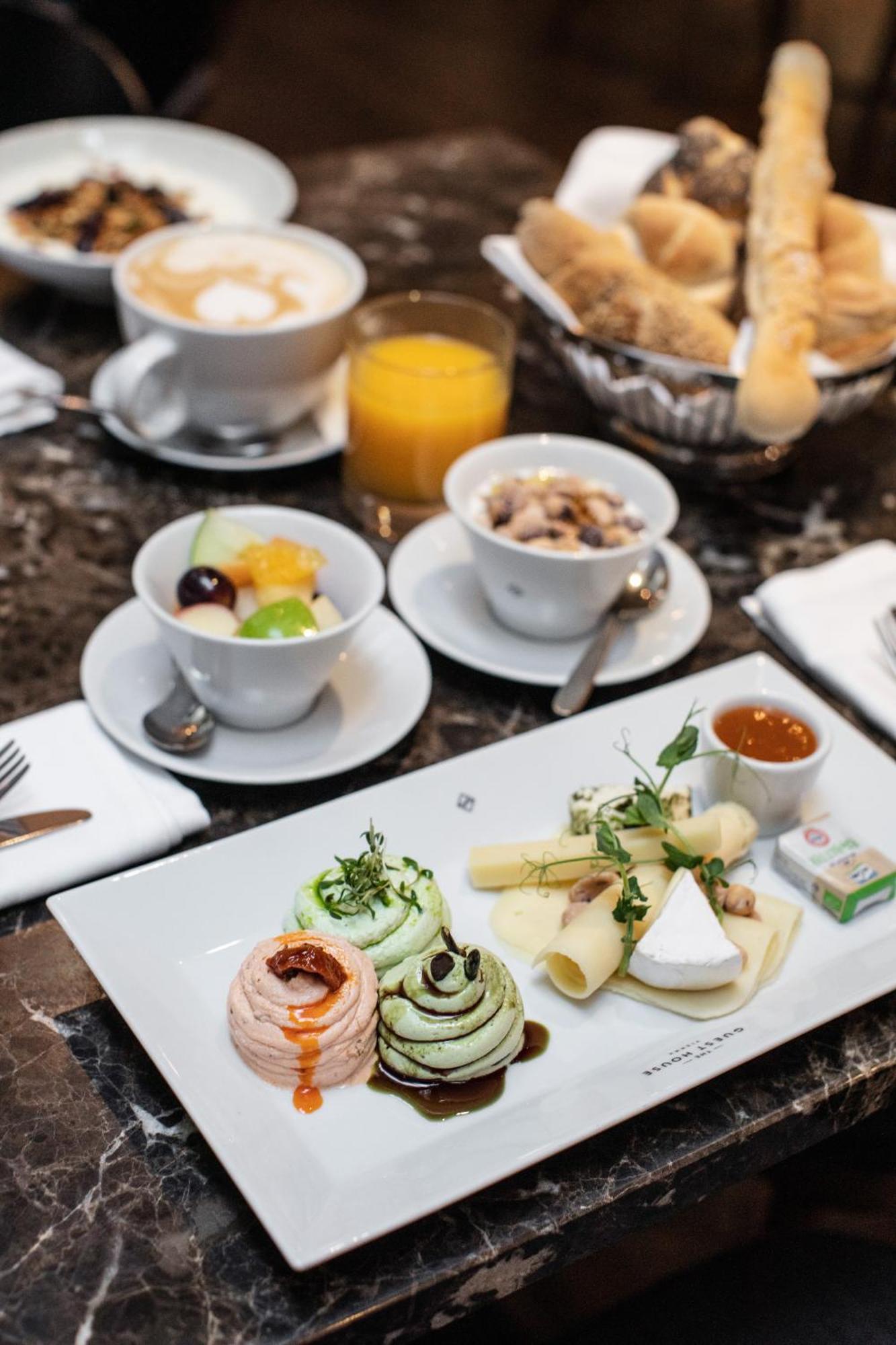 เดอะเกสต์เฮาส์ เวียนนา ภายนอก รูปภาพ A light breakfast